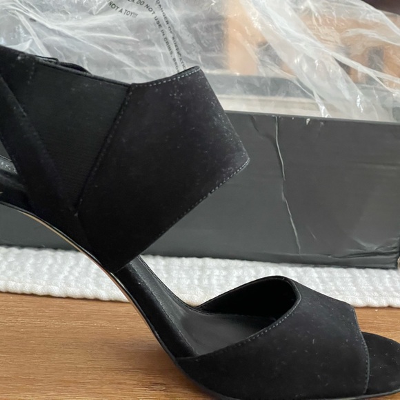 Michael Kors shoes size 8 - Picture 6 of 9